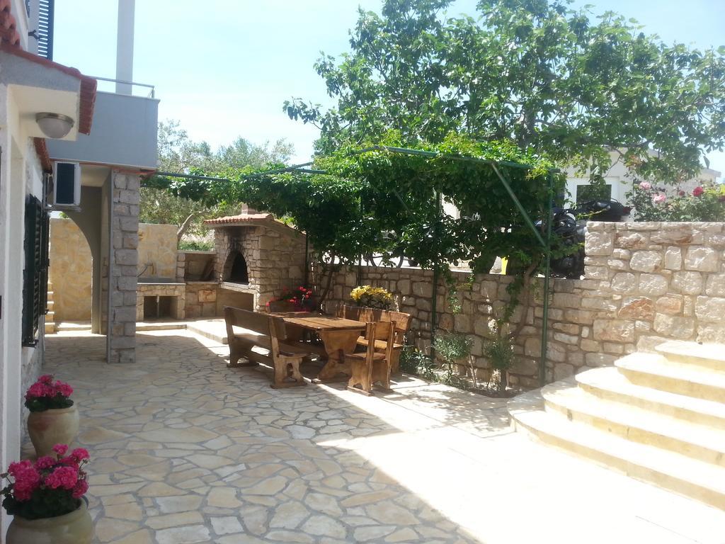 Apartment Jartic Betina  Esterno foto
